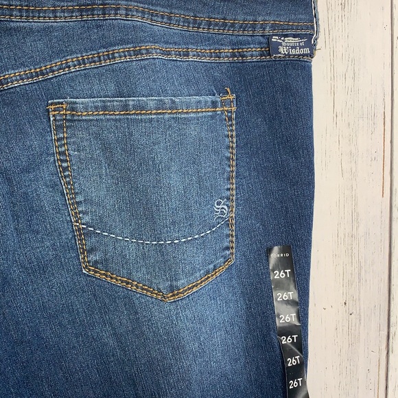 NWT Torrid Isabella Medium Slim Boot Jeans - Picture 12 of 13